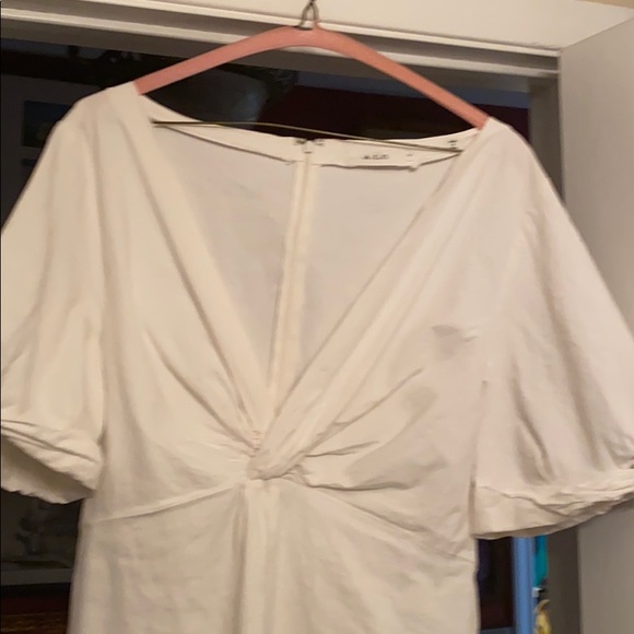 White Linen dress - Picture 2 of 8